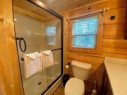 B2 NEW Awesome Tiny Home With A C Mountain Views Minutes to Skiing Hik