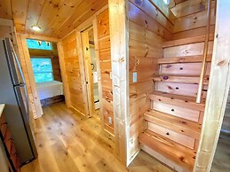 B2 NEW Awesome Tiny Home With A C Mountain Views Minutes to Skiing Hik