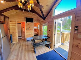 B3 NEW Awesome Tiny Home With A C Mountain Views Minutes to Skiing Hik