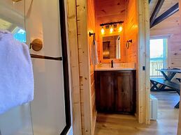 B3 NEW Awesome Tiny Home With A C Mountain Views Minutes to Skiing Hik