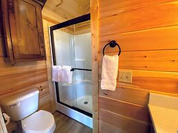 B1 NEW Awesome Tiny Home With A C Mountain Views Minutes to Skiing Hik