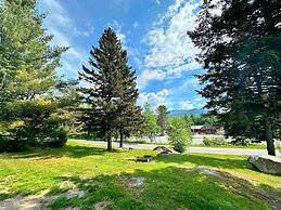 B1 NEW Awesome Tiny Home With A C Mountain Views Minutes to Skiing Hik