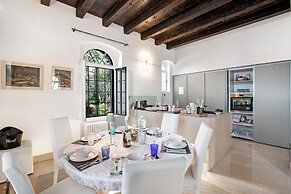 Villa Schlosser Lake Front & Private Pool