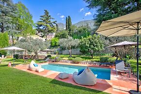 Villa Schlosser Lake Front & Private Pool