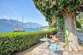 Villa Schlosser Lake Front & Private Pool