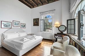 Villa Schlosser Lake Front & Private Pool