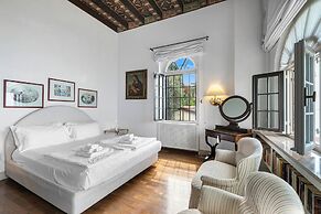 Villa Schlosser Lake Front & Private Pool