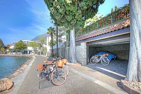 Villa Schlosser Lake Front & Private Pool