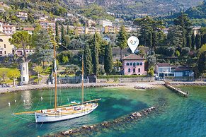 Villa Schlosser Lake Front & Private Pool