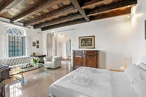 Villa Schlosser Lake Front & Private Pool