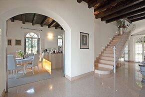 Villa Schlosser Lake Front & Private Pool