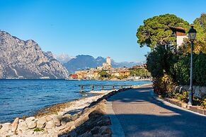 Villa Schlosser Lake Front & Private Pool