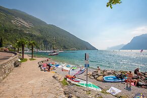 Villa Schlosser Lake Front & Private Pool