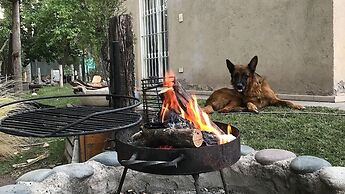 Dark Green House Chacras de Chacras de Coria