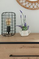 Beautiful House With Garden by Renters