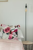 Beautiful House With Garden by Renters