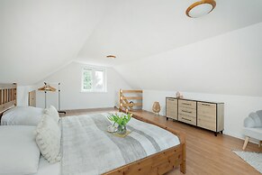 Beautiful House With Garden by Renters