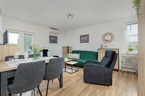 Beautiful House With Garden by Renters