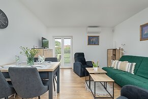 Beautiful House With Garden by Renters