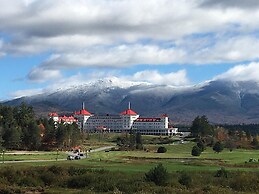 B11 NEW Awesome Tiny Home With A C Mountain Views Minutes to Skiing Hi