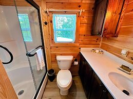 B11 NEW Awesome Tiny Home With A C Mountain Views Minutes to Skiing Hi