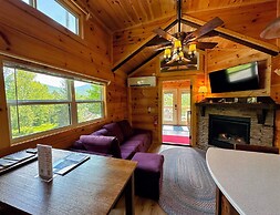 B11 NEW Awesome Tiny Home With A C Mountain Views Minutes to Skiing Hi