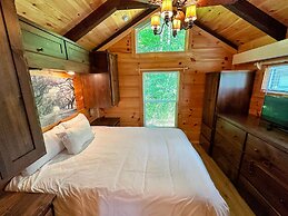 B11 NEW Awesome Tiny Home With A C Mountain Views Minutes to Skiing Hi