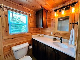 B11 NEW Awesome Tiny Home With A C Mountain Views Minutes to Skiing Hi