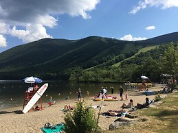 B11 NEW Awesome Tiny Home With A C Mountain Views Minutes to Skiing Hi