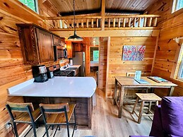 B11 NEW Awesome Tiny Home With A C Mountain Views Minutes to Skiing Hi