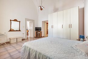 3836 Da Donatuccia by Barbarhouse