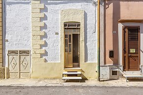 3836 Da Donatuccia by Barbarhouse