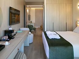 Mercure Larnaca Finikoudes Beach
