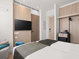 Mercure Larnaca Finikoudes Beach