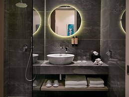 Mercure Larnaca Finikoudes Beach