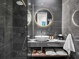 Mercure Larnaca Finikoudes Beach