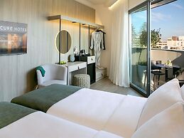 Mercure Larnaca Finikoudes Beach