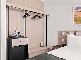 Mercure Larnaca Finikoudes Beach