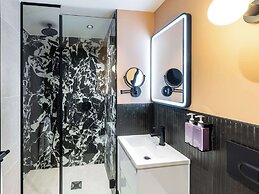 TRIBE Manchester Airport