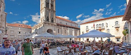Modern Apartment Domina, With Balcony and Parking