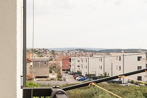 Modern Apartment Domina, With Balcony and Parking