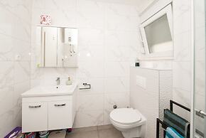 Modern Apartment Domina, With Balcony and Parking