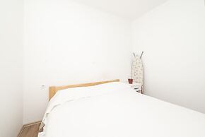 Modern Apartment Domina, With Balcony and Parking