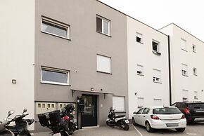 Modern Apartment Domina, With Balcony and Parking