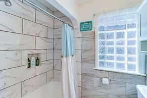 Peaceful Detroit Home w/ Yard: 10 Mi to Downtown!