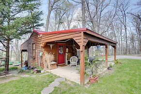 Peaceful Luray Cabin w/ Hot Tub, Deck & Fire Pit!