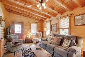 Peaceful Luray Cabin w/ Hot Tub, Deck & Fire Pit!