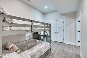 Lakefront Seneca Vacation Rental w/ Shared Dock!