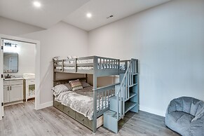 Lakefront Seneca Vacation Rental w/ Shared Dock!