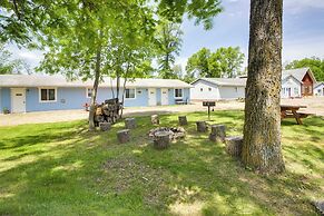 Dock Access: 'glowacki's Lodge' Lake Group Getaway